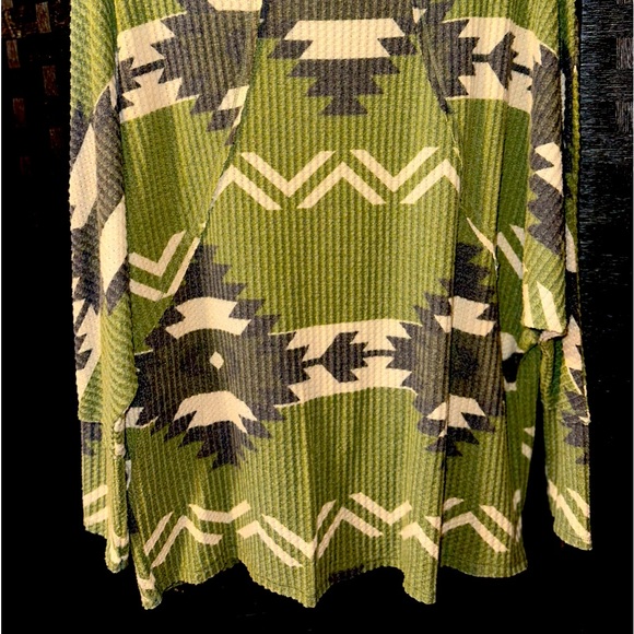 Warm and Soft Aubrey Top - Picture 5 of 6